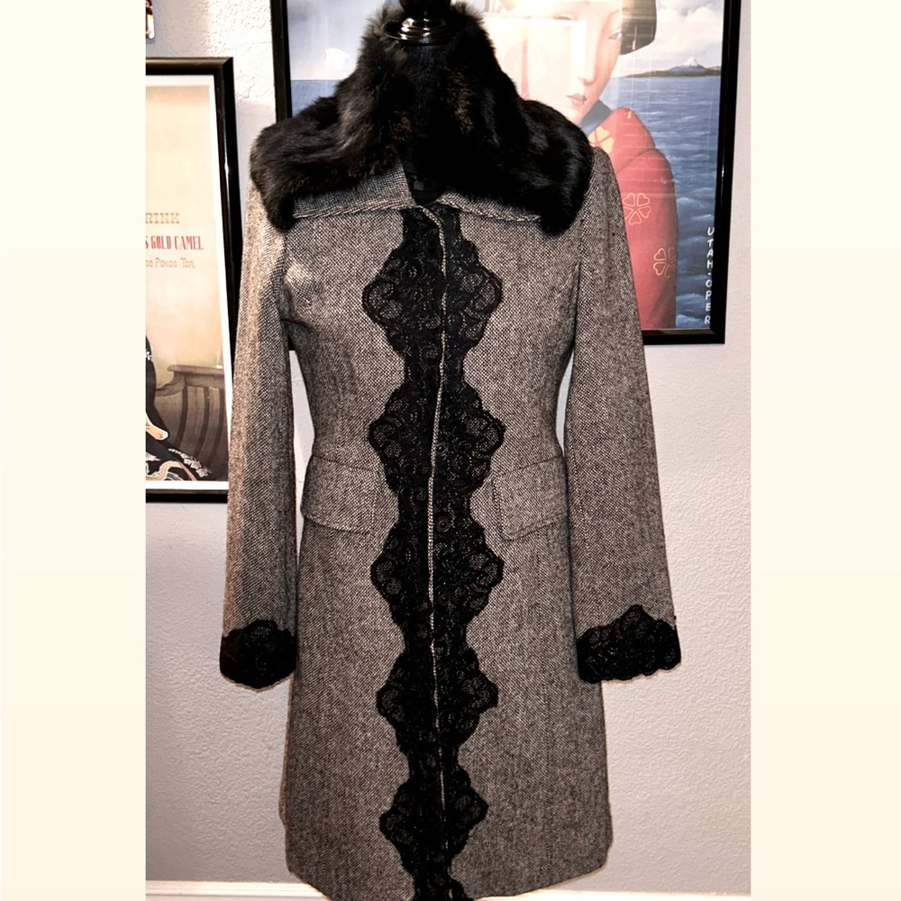 Bebe - Tweed Coat w/ lace details & removable faux fur collar - Women’s Sz Small